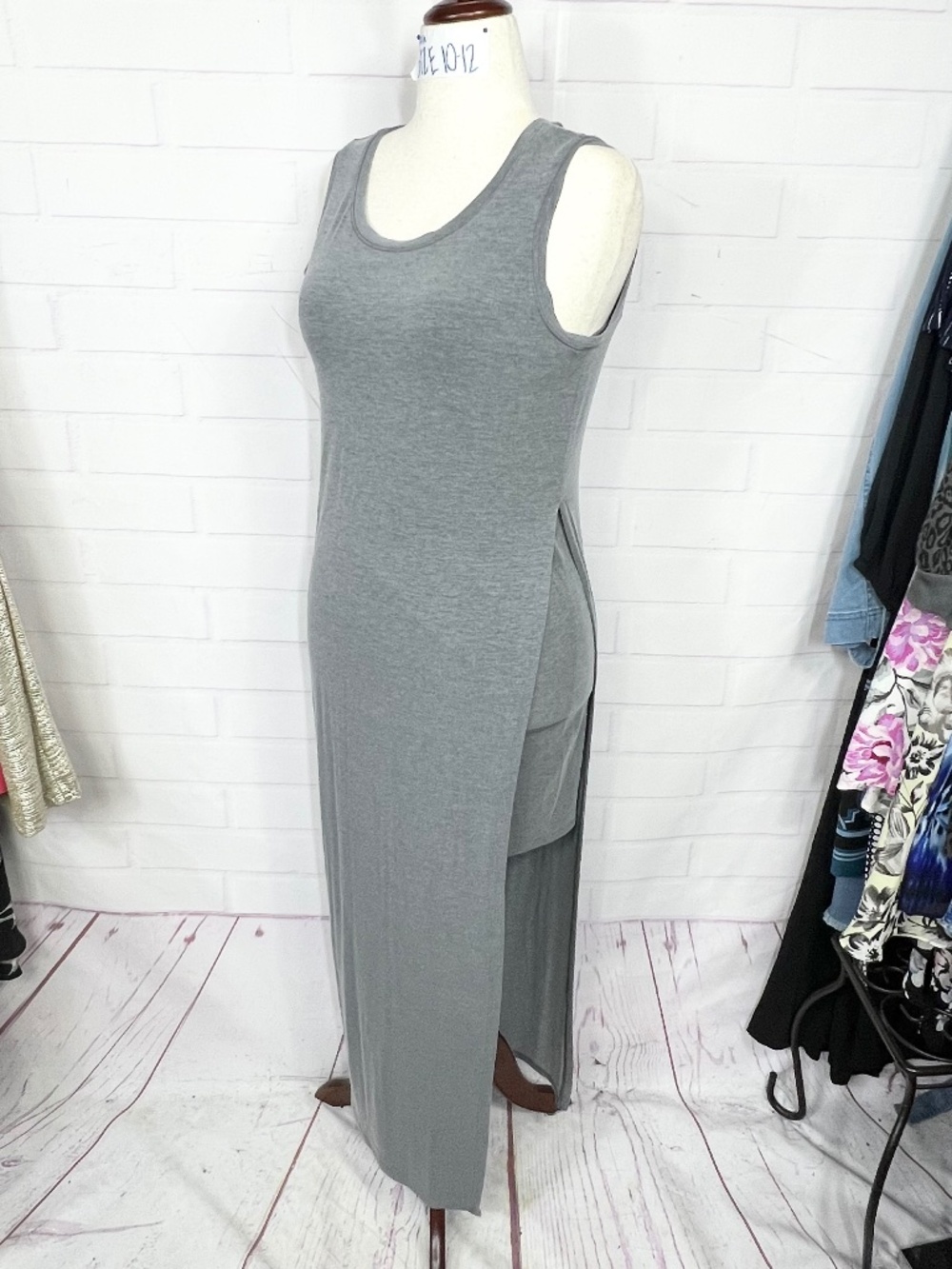 👗|•ATHLETA•| Long Gray Maxi Dress Size Medium👗